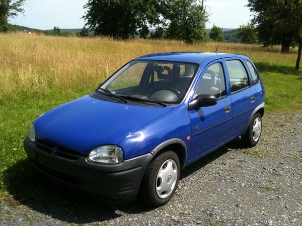 b corsa seite.JPG