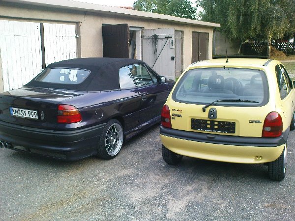 Corsa + Astra (2).JPG