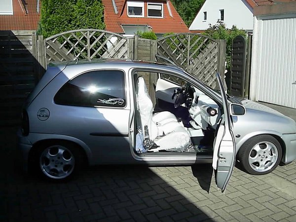 Opel Corsa BT43.JPG