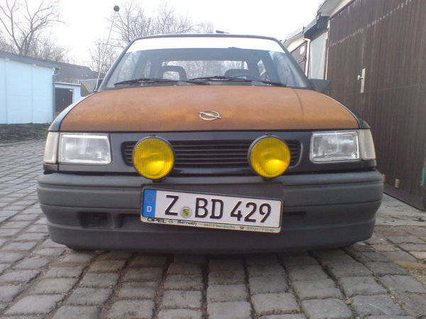 schöne gelbe Scheinwerfer...folie ;)